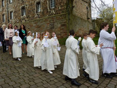 1. Heilige Kommunion in St. Crescentius (Foto: Karl-Franz Thiede)